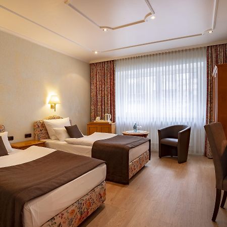 Villa Westend Hotel An Der Messe Frankfurt am Main Ngoại thất bức ảnh