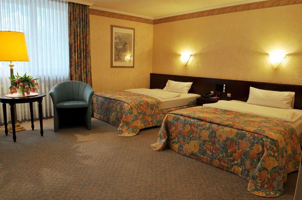 Villa Westend Hotel An Der Messe Frankfurt am Main Ngoại thất bức ảnh